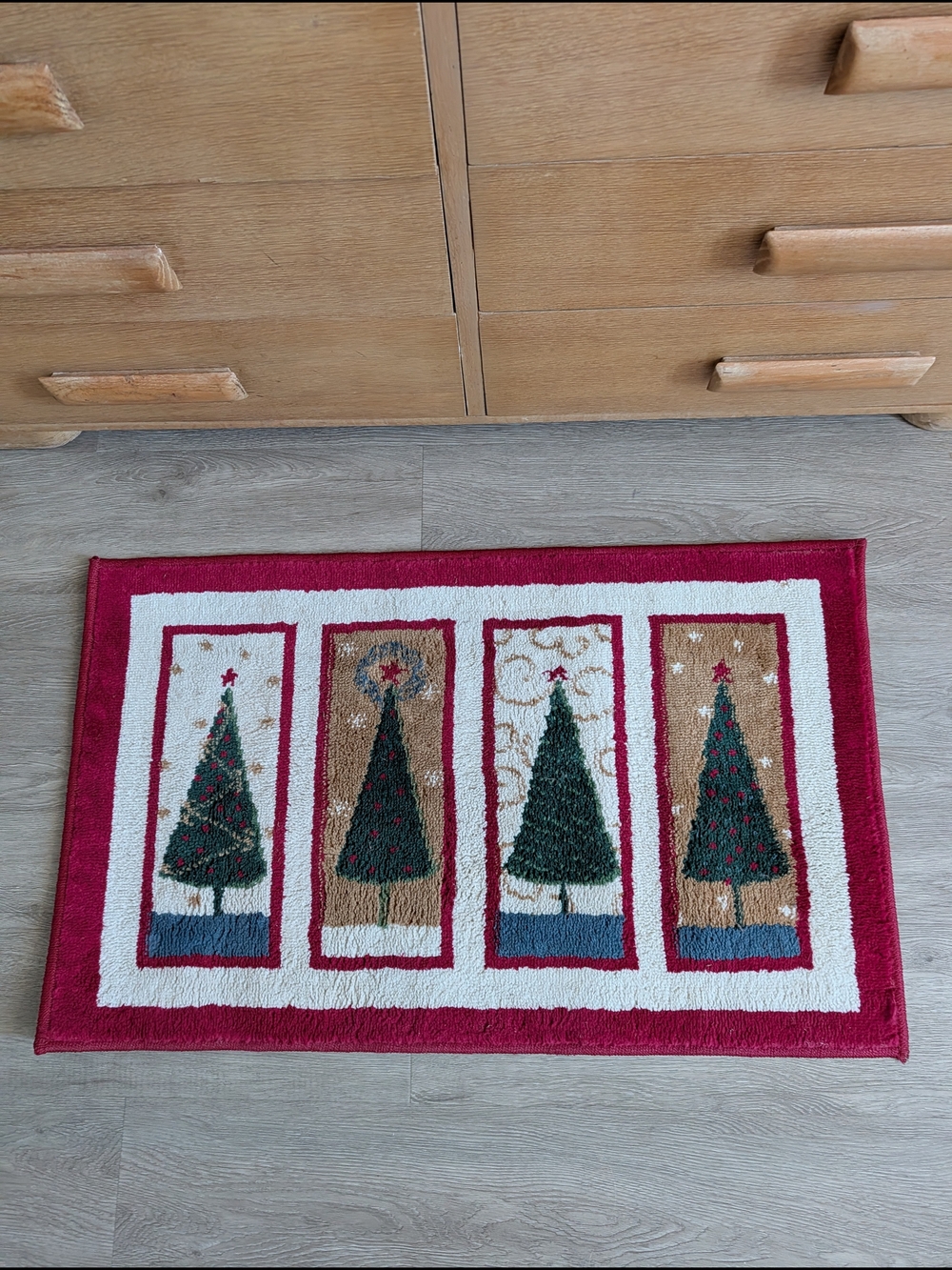 Holiday Christmas Tree Accent Rug - Red
